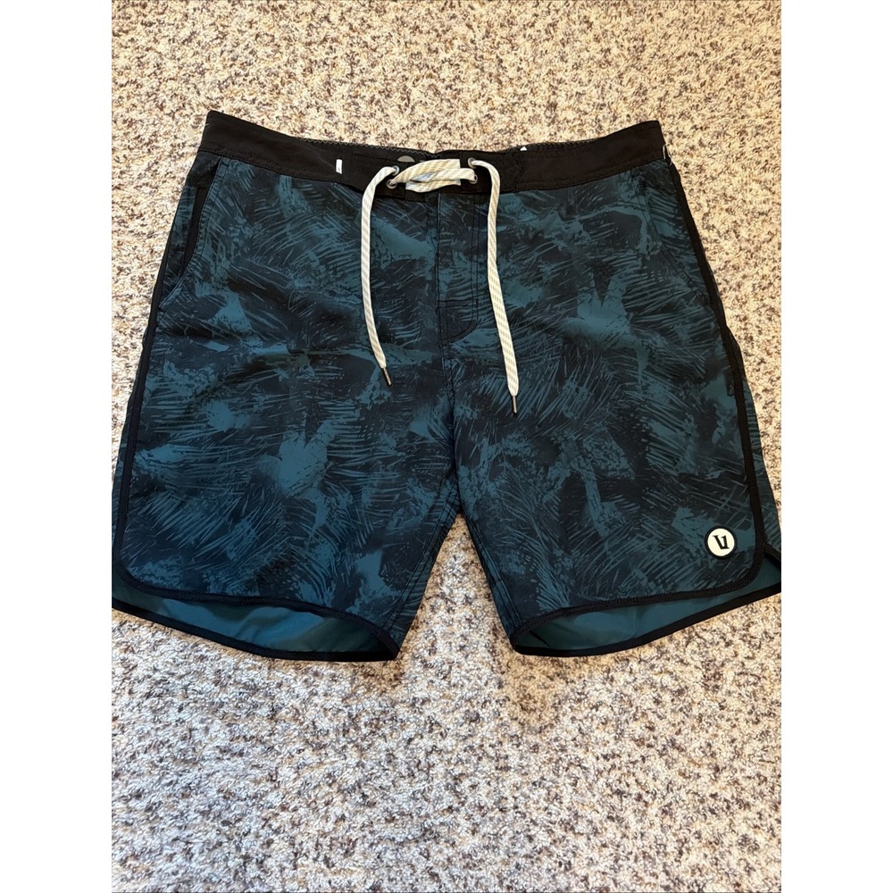 Vuori Cruise Board Shorts Mens 34 Teal Black Abstract Palm Print Board Shorts